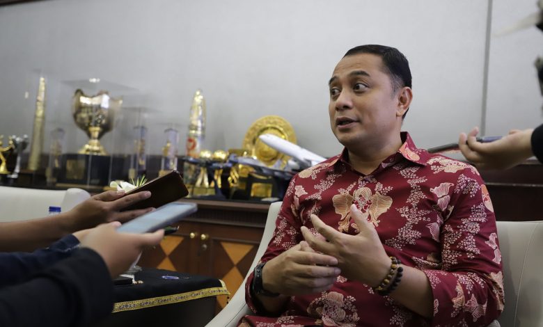 Walikota Surabaya, Mengeluarkan Imbauan Agar Malam Tahun Baru Tidak Konvoi | Foto: Fredericus Hardiyanto