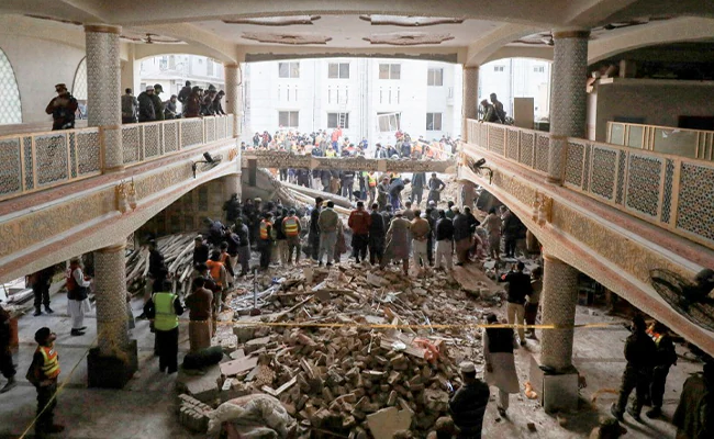 Bom meledak di sebuah masjid di Pakistan
