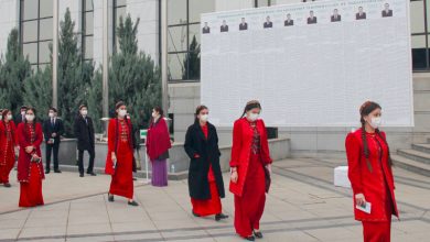Perempuan dan kewajiban baju seragam di Turkmenistan