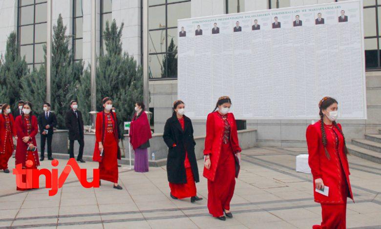 Perempuan dan kewajiban baju seragam di Turkmenistan