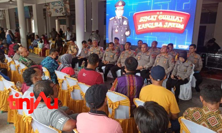 Acara Jumat Curhat di Pesisir Surabaya | Foto : Fredericus Hardiyanto