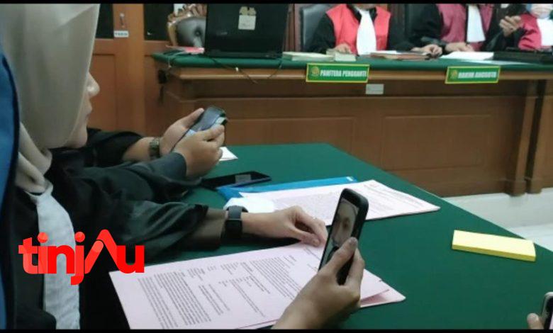 JPU Kejari Perak, Estik Dilla dalam sidang daring