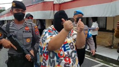 MK, Pemuda Pemilik Senjata Api