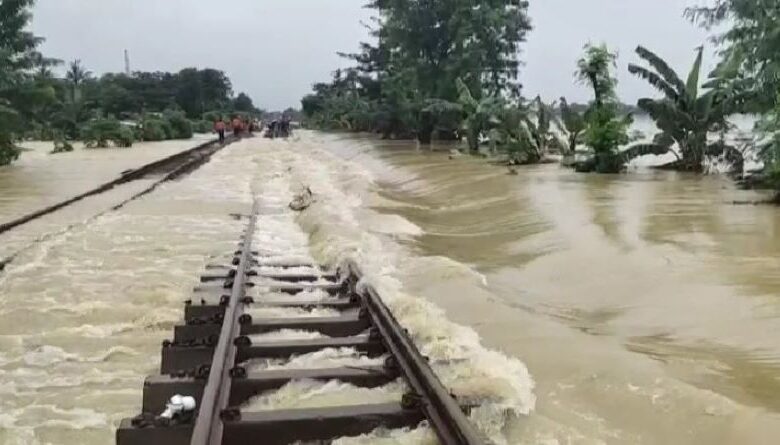 Illustrasi Rel Kereta Terendam Banjir | Foto: Istimewa