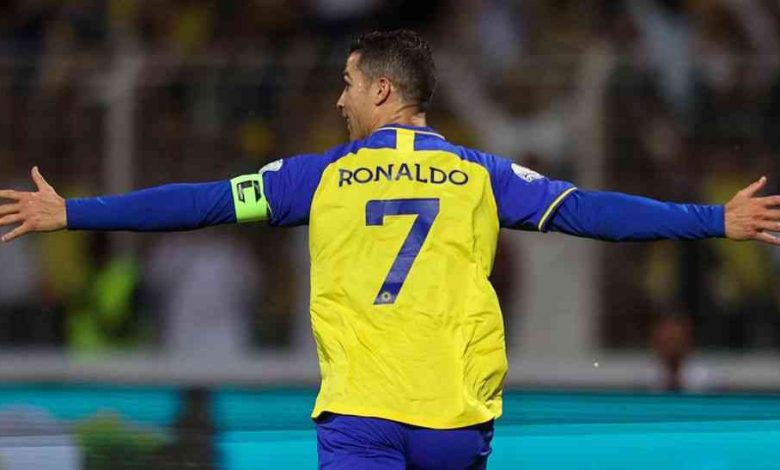 Cristiano Ronaldo melakukan selebrasi
