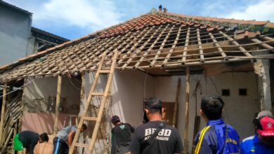Rumah Ambruk