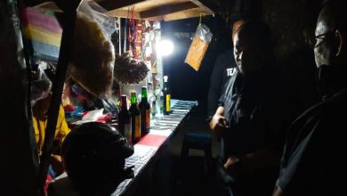 Tim Kujang Polresta Bogor Kota menggeledah sejumlah warung kelontong