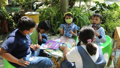 Anak-anak Pengunjung Taman Baca di Surabaya
