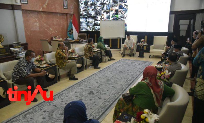 Rapat koordinasi Walikota Surabaya pastikan transportasi dan konsumsi warga yang akan mengikuti harlah Satu Abad NU