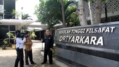 Dr. Simon Petrus Lili Tjahjadi, Rektor STF Driyarkara