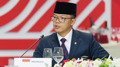 Menlu Sugiono